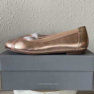 NIB Vionic Rose Gold Carole Metallic Shoes Size 6.5